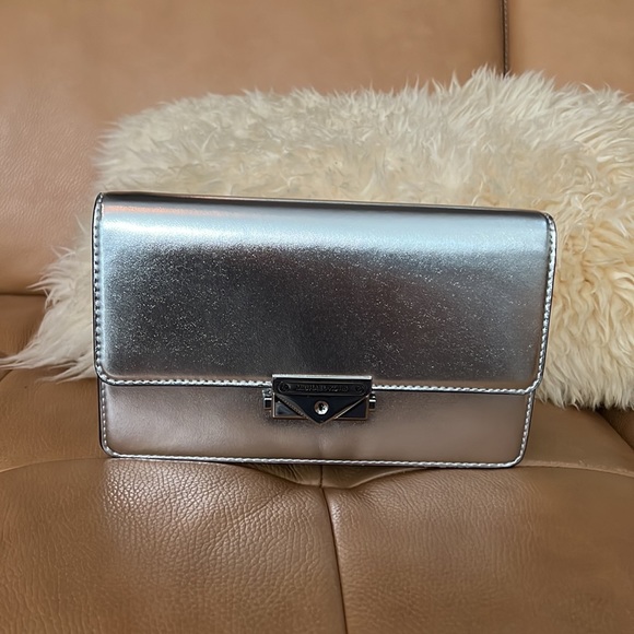 MICHAEL KORS SHINY SILVER CECE CLUTCH CHAIN INCLUDED!!!!! - Picture 10 of 17